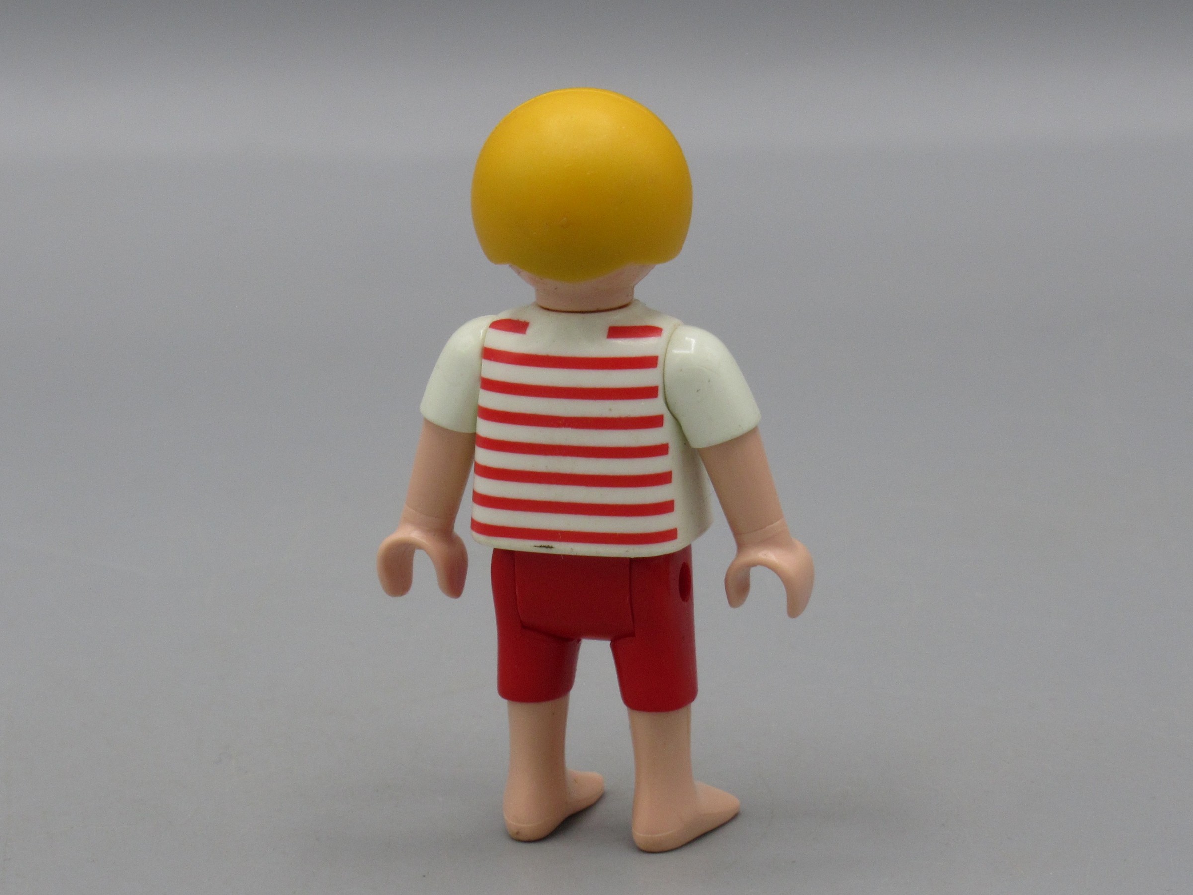 Playmobil - Garçon au maillot rayé rouge - Geobra - Passion-Miniatures